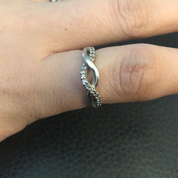 Silver ring with small diamonds - Picture 1 of 2